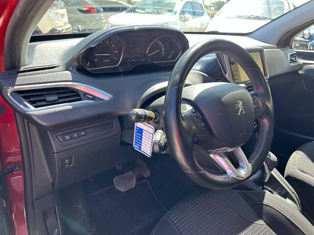 PEUGEOT 208 ALLURE 1.2 E-THP AUTO SPANISH LHD IN SPAIN 113000 MILES SUPERB 2015